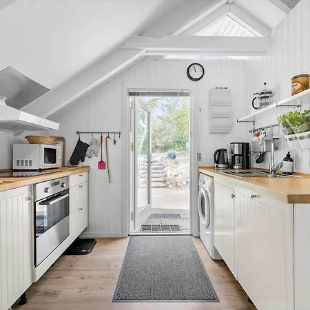 84152-ebeltoft-jaettevej-9 * Ebeltoft