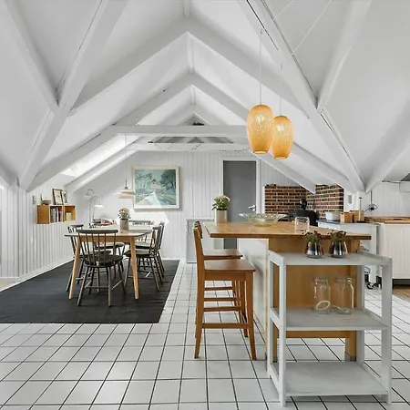 84152-ebeltoft-jaettevej-9 * Ebeltoft